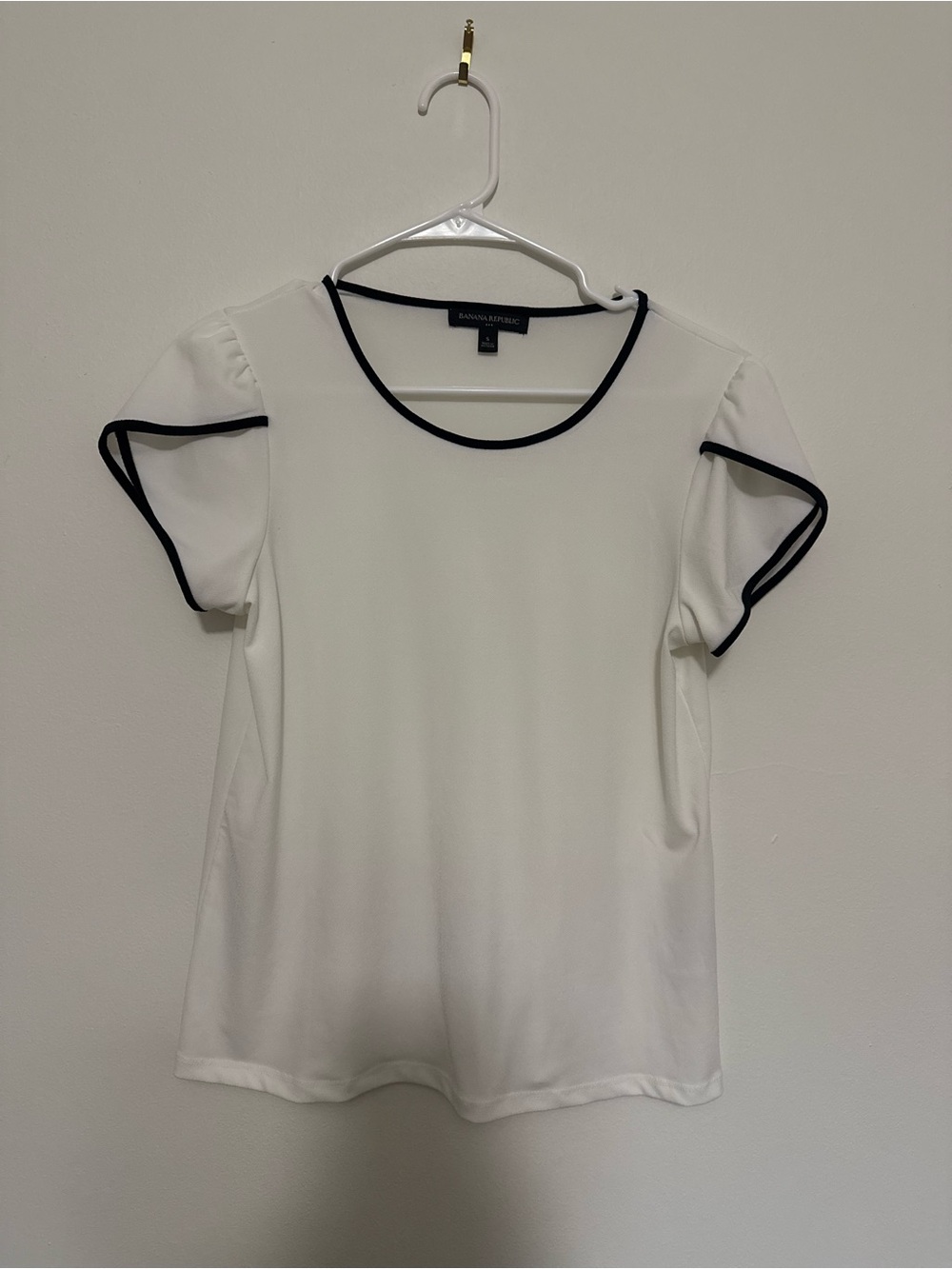 Banana Republic White Top with Black Piped Trim